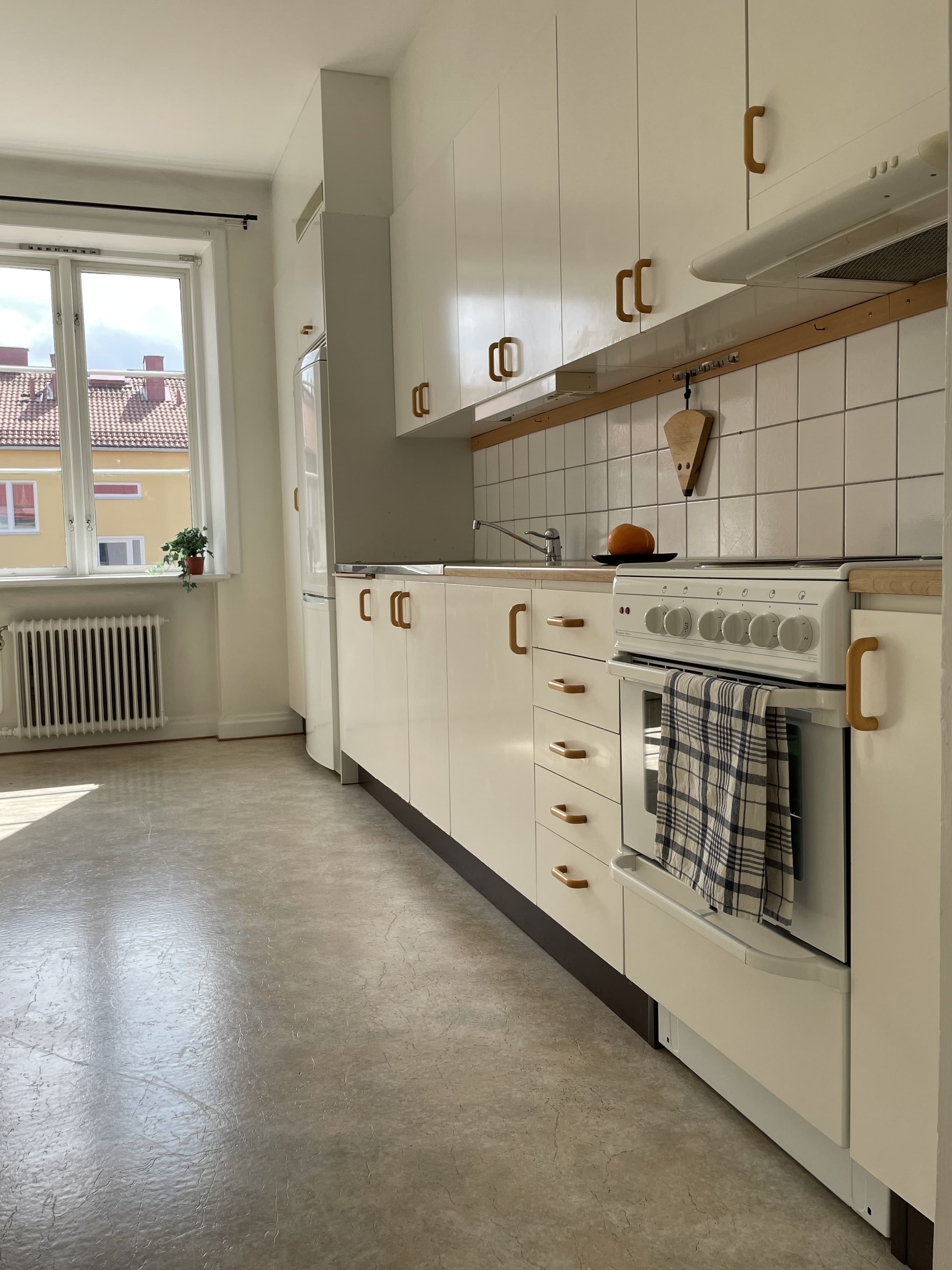 Kök med gott om skåp